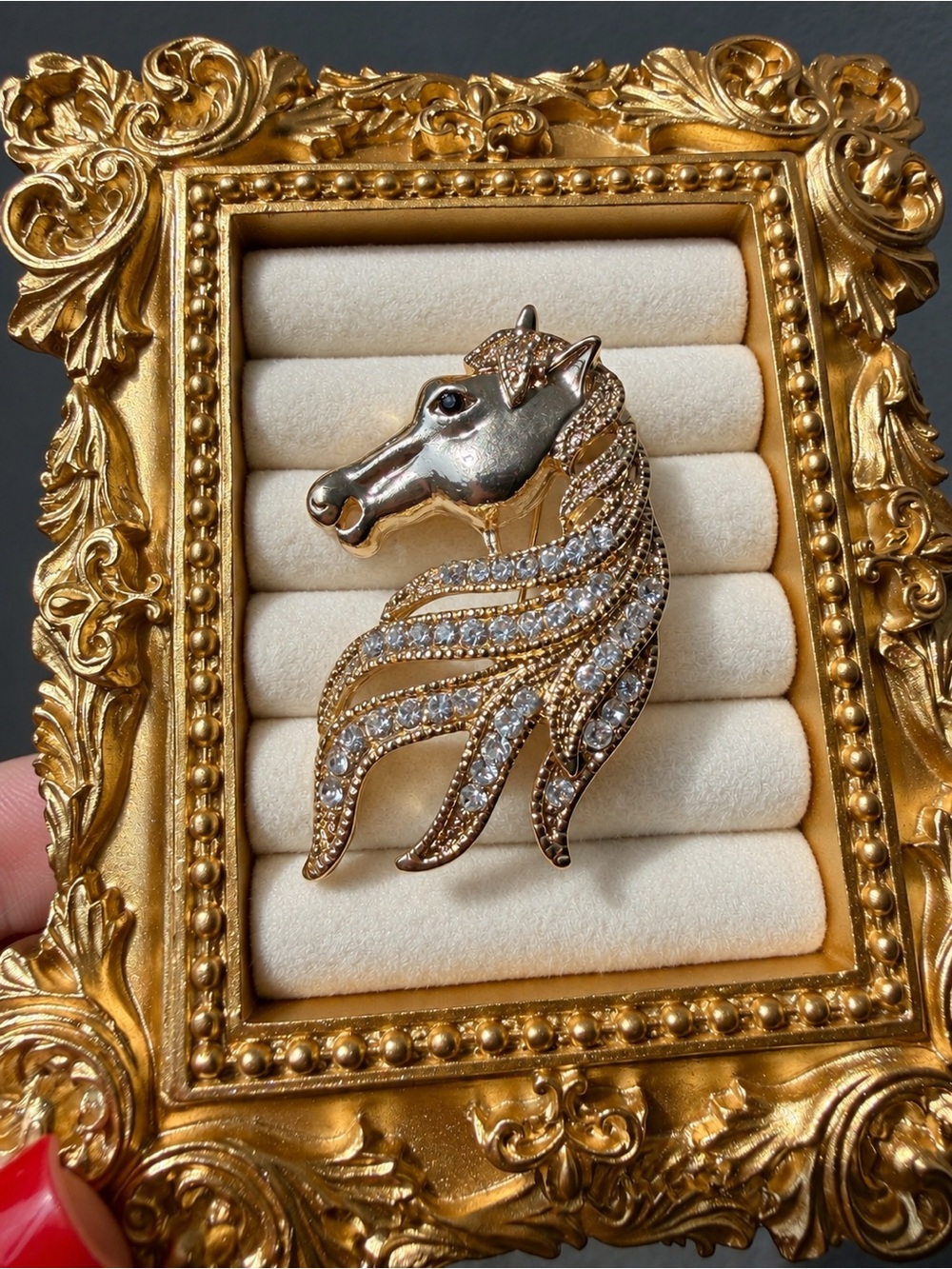 Elegant Gold Horse Head Brooch with Clear Crystals